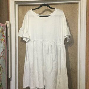 Jillian Harris like new white dress with ruffle sleeves size medium